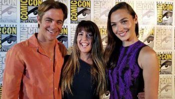 Gal Gadot y Johnny Depp enloquecen la Comic-Con
