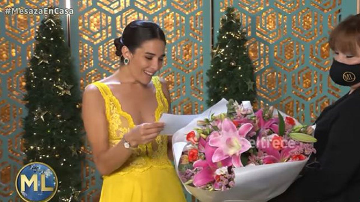 Juana Viale, emocionada por sus regalos