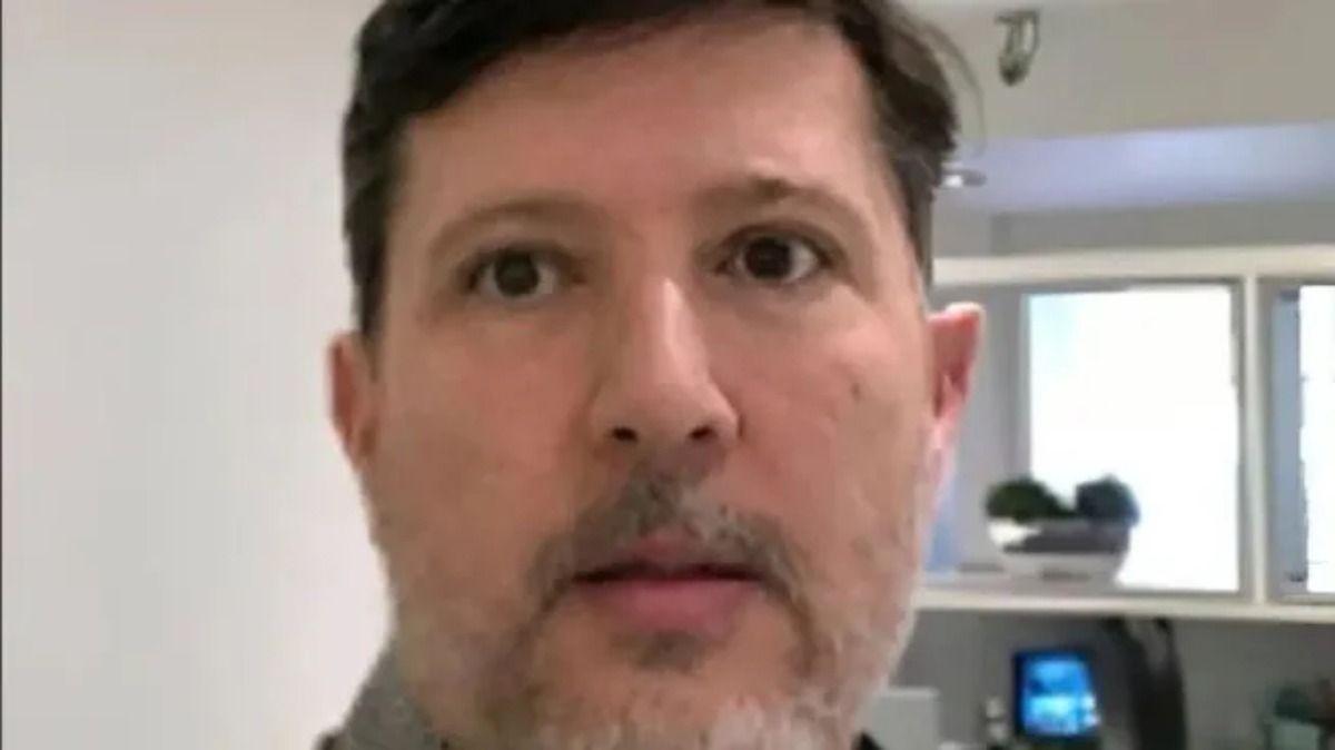 Cristian Auguadra es el secretario de Inteligencia de Estado de la Nación Argentina desde el 2 de diciembre de 2025. Cristian Auguadra es el secretario de Inteligencia de Estado de la Nación Argentina desde el 2 de diciembre de 2025.