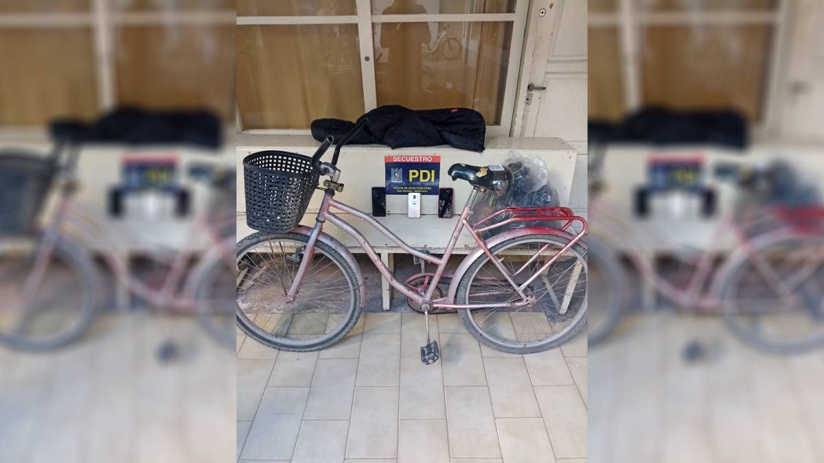 La Policía secuestró una bicicleta, ropa y celulares que habrían sido utilizados en el momento del asalto al delivery en San Rafael. La Policía secuestró una bicicleta, ropa y celulares que habrían sido utilizados en el momento del asalto al delivery en San Rafael.