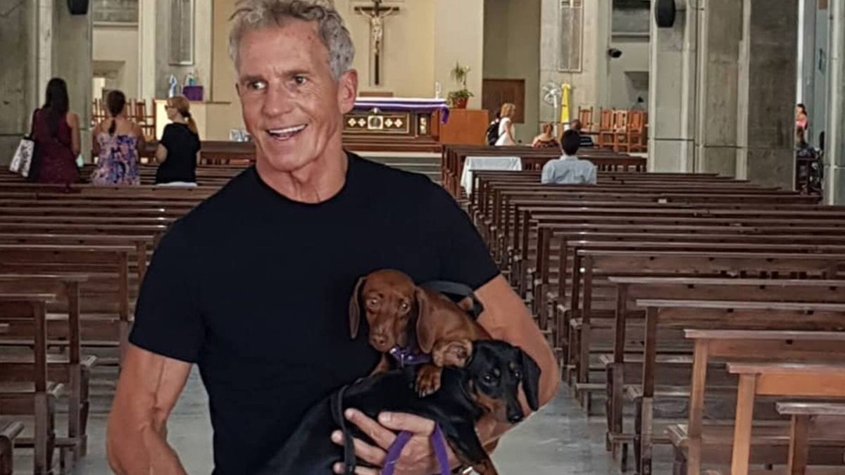 Lejos de las modelos, Ricardo Piñeiro es voluntario en una parroquia del barrio de Recoleta para personas en situación de calle Lejos de las modelos, Ricardo Piñeiro es voluntario en una parroquia del barrio de Recoleta para personas en situación de calle