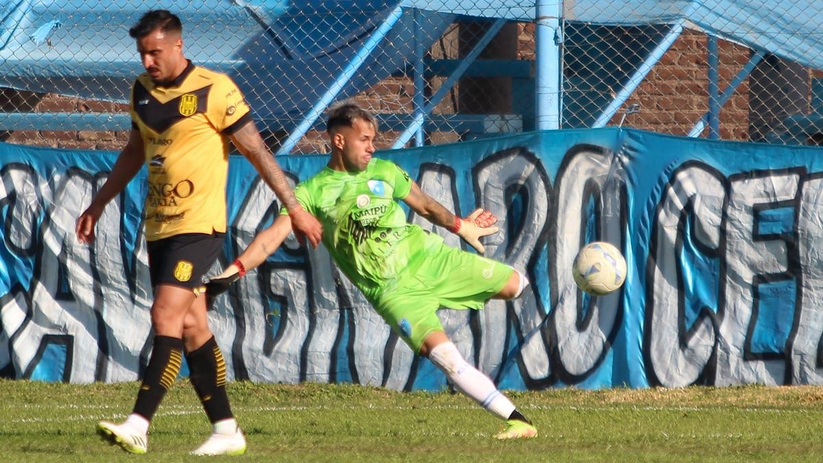 Ezequiel Navarro Montoya tuvo su debut de local en el arco de Gutiérrez Sport Club.