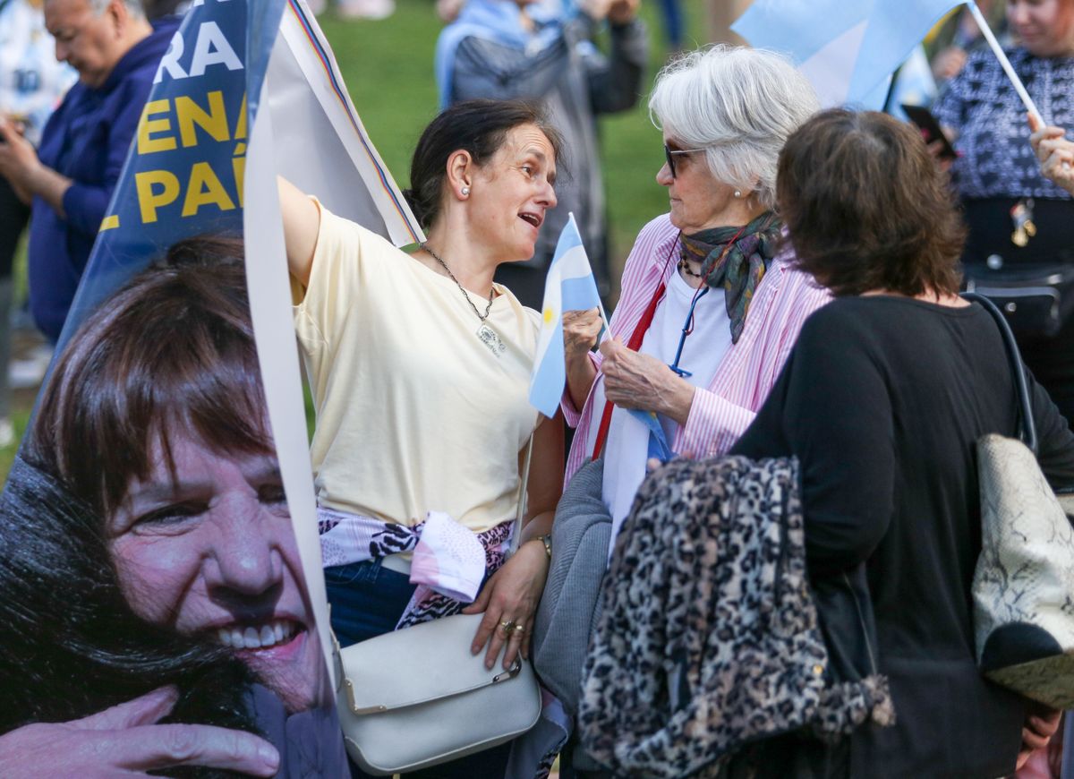 Bullrich cerró su campaña en Buenos Aires pero hará otros actos en el interior del país. Bullrich cerró su campaña en Buenos Aires pero hará otros actos en el interior del país.
