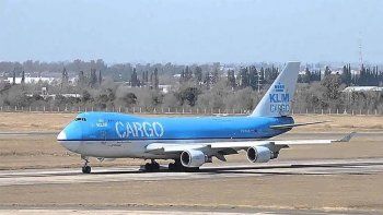 Secuestraron 84 kilos de cocaína en un avión que estaba por despegar