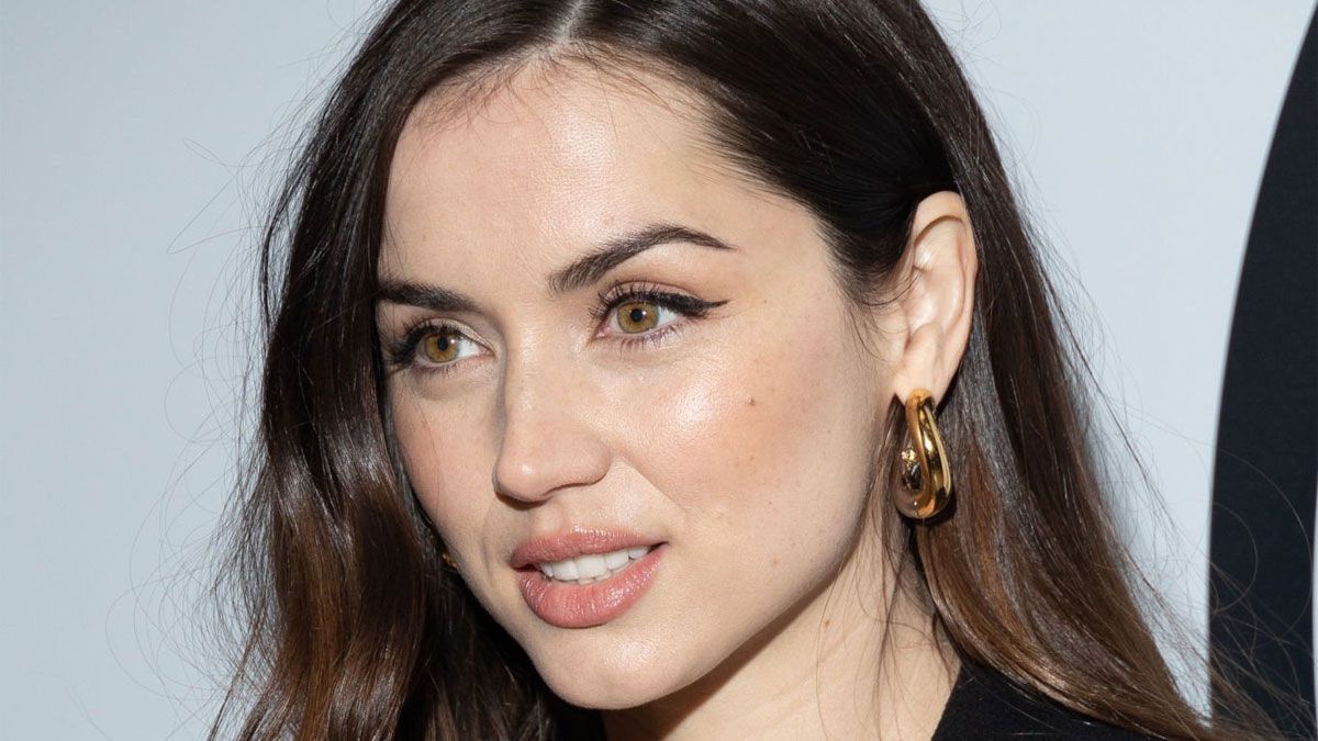 Ana de Armas interpreta a Andrea Rivera en la película de Netflix.