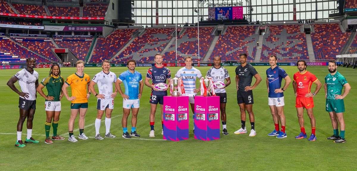 La foto de los capitanes en el nuevo estadio de Hong Kong.