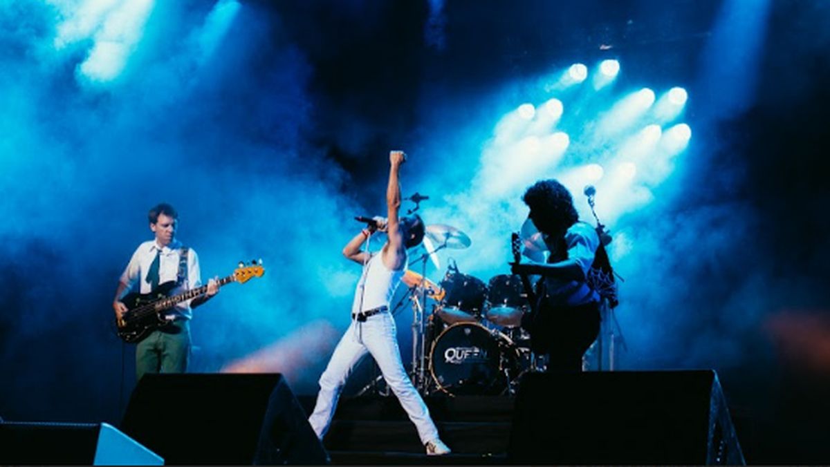 Dios Salve a la Reina, tributo a Queen. Dios Salve a la Reina, tributo a Queen.