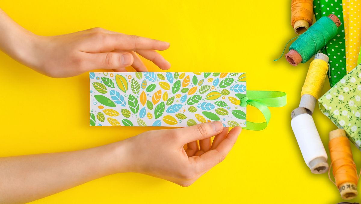 Truco de costura en casa: cómo hacer separadores para libros con retazos de tela