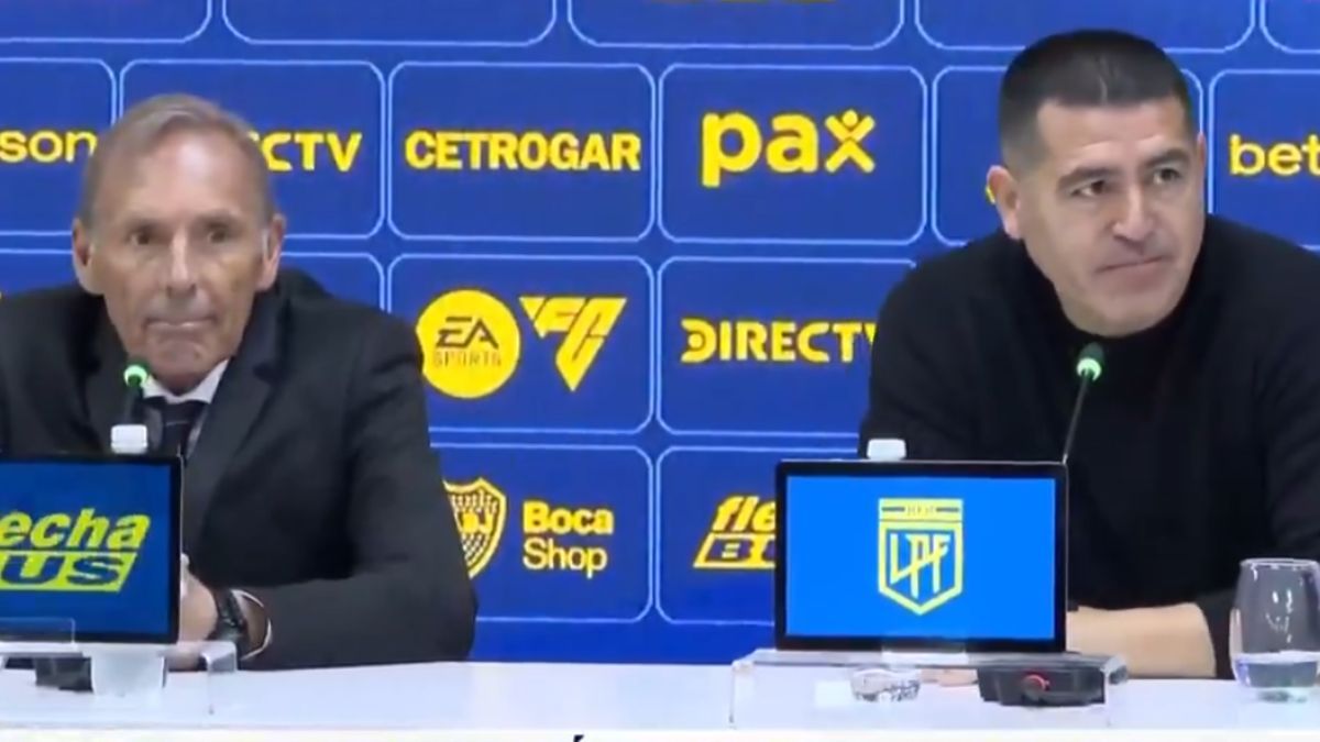 Miguel Ángel Russo y Riquelme en la presentación del nuevo DT de Boca.