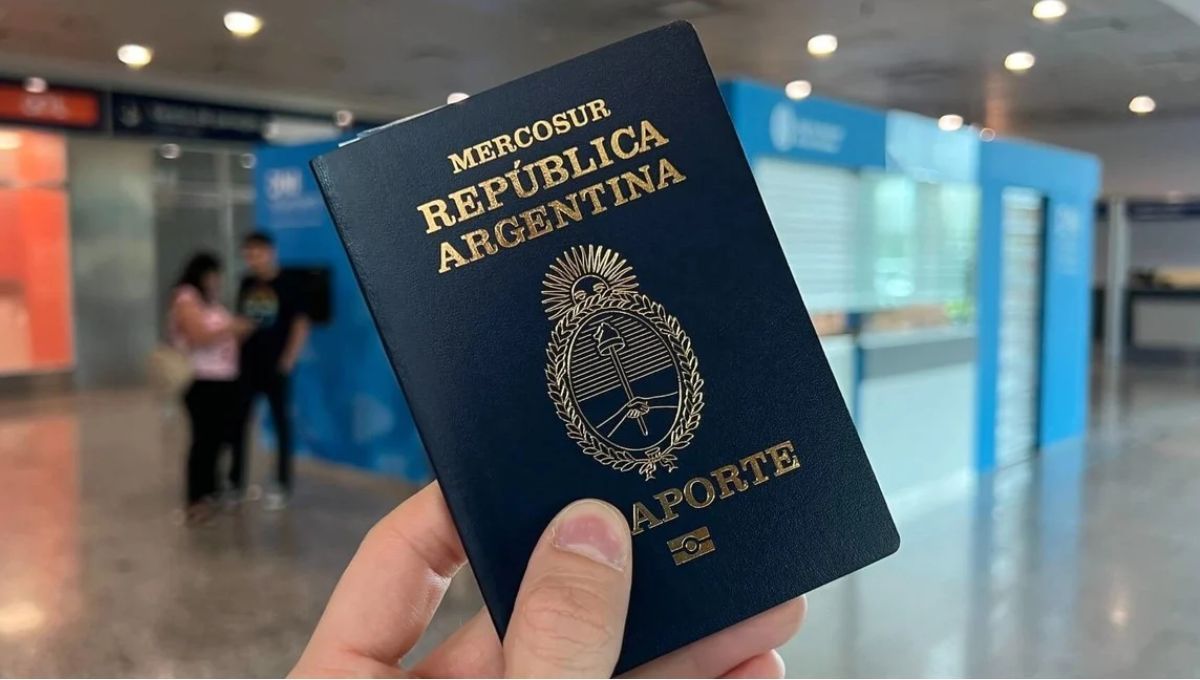 La medida que agilizará los trámites para que menores de edad viajen al exterior comenzará a regir a partir del lunes 2 de junio.