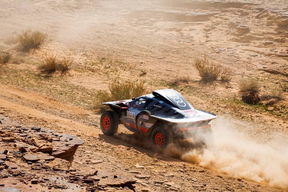 Carlos Sainz fue segundo en la etapa de este sábado Carlos Sainz fue segundo en la etapa de este sábado