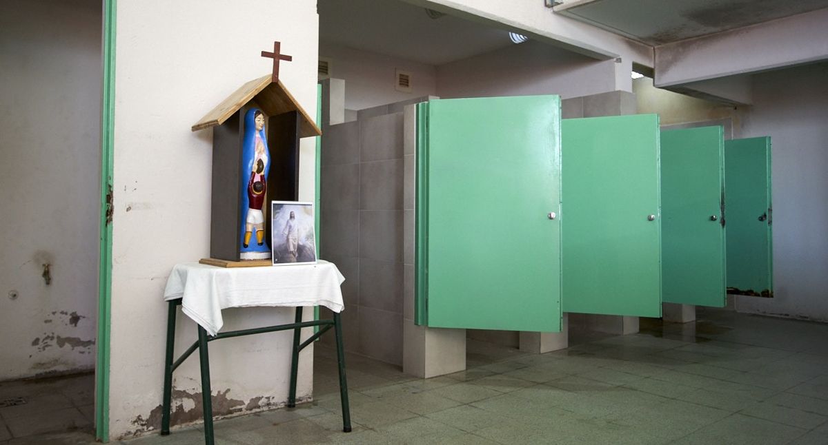 La Virgen de la Unidad Residencial 3 del Complejo Penitenciario Federal VI de Cuyo. La Virgen de la Unidad Residencial 3 del Complejo Penitenciario Federal VI de Cuyo.