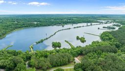 El lago de Florida a minutos de la ciudad que es considerado uno de los mejores puntos de pesca de América