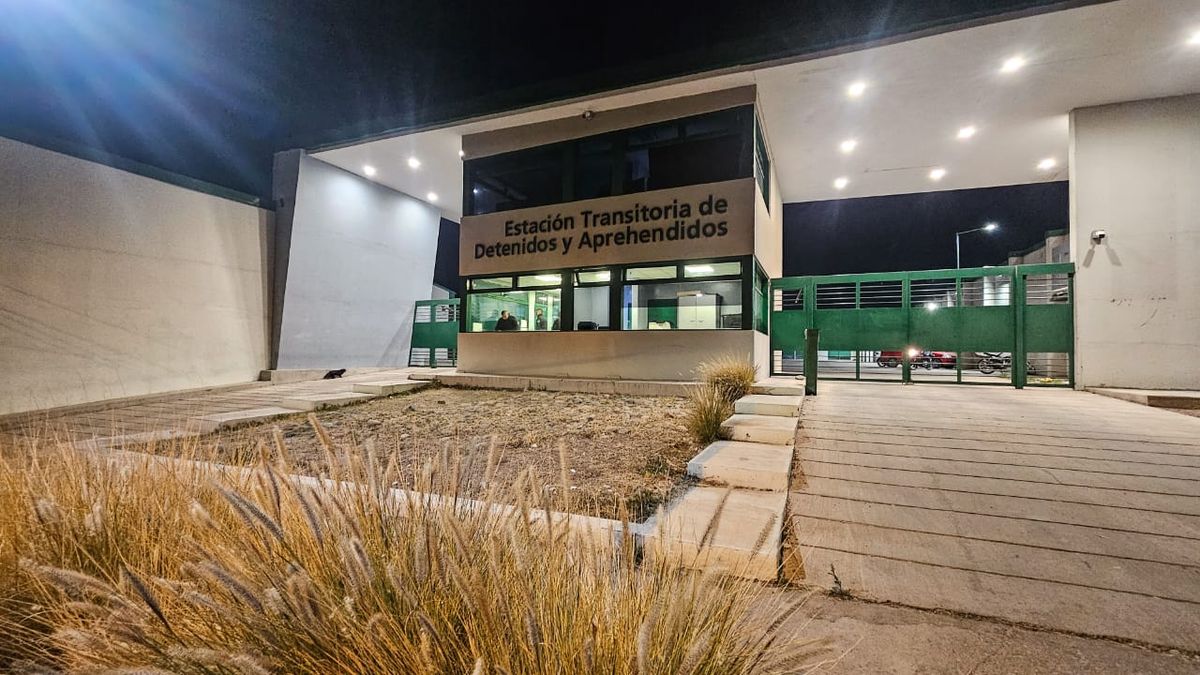 La ESTRADA, donde se encuentra alojado el imputado por múltiples estafas. La ESTRADA, donde se encuentra alojado el imputado por múltiples estafas.