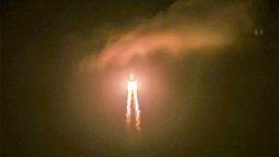 El gigante asiático China lanzó una sonda a la Luna para recoger muestras de rocas lunares y traerlas a la Tierra.
