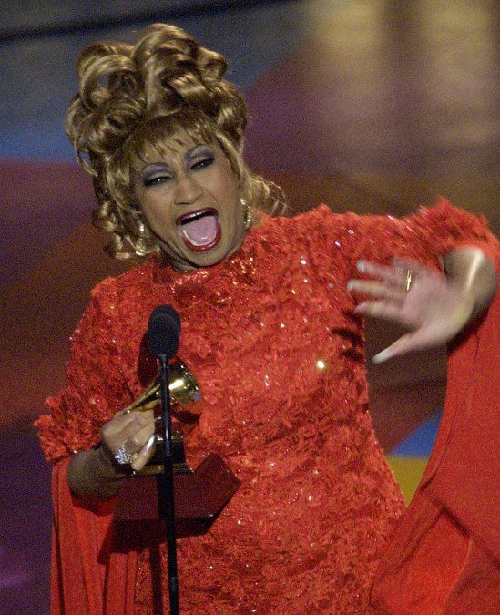 Celia Cruz recibirá premio de Academia de la Grabación