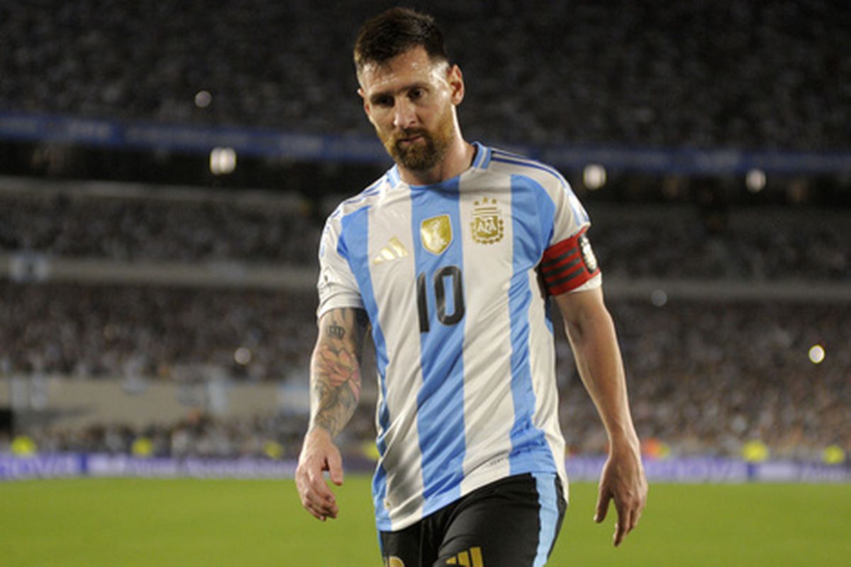 Lionel Messi no estará presente por lesión.