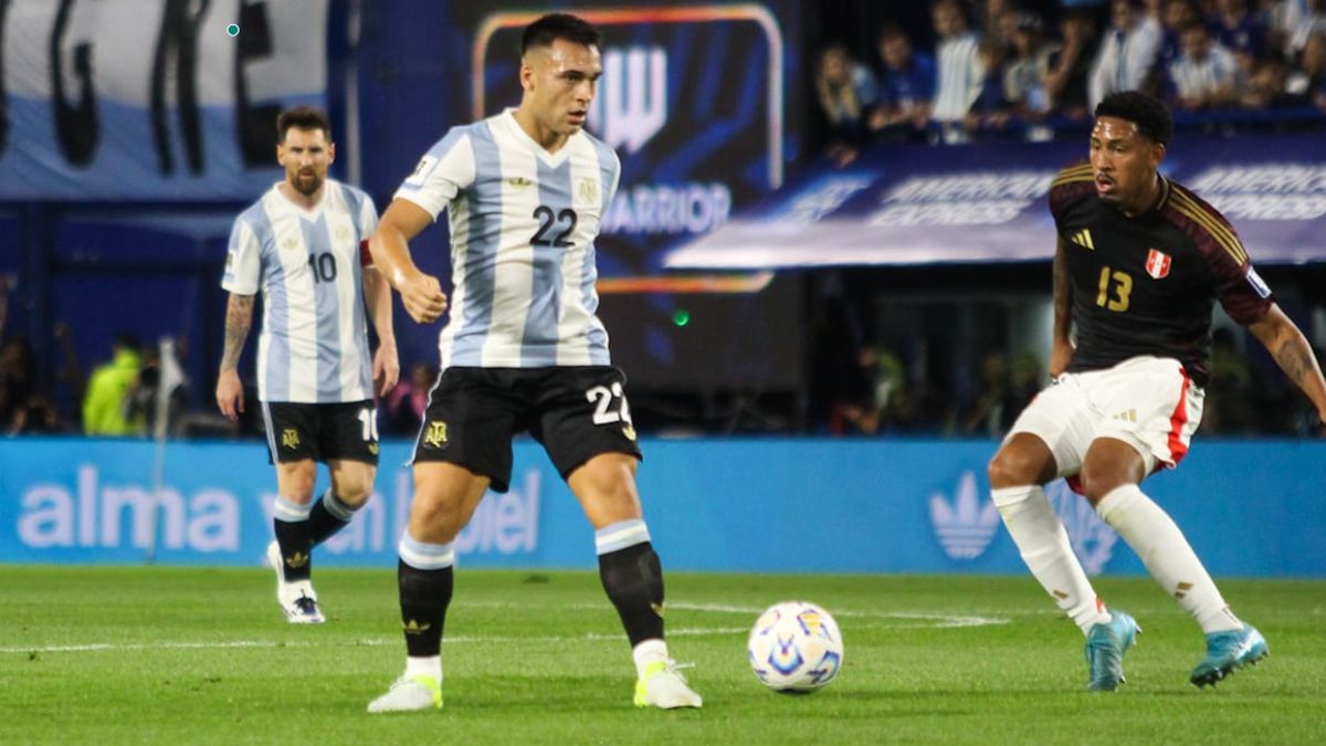 Lautaro Martínez fue optra vez figura y goleador de la Selección argentina. Lautaro Martínez fue optra vez figura y goleador de la Selección argentina.