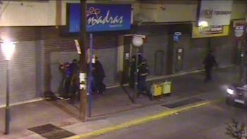 Salió a tomar algo con amigos y terminó torturado en una comisaría: condenaron a dos policías Salió a tomar algo con amigos y terminó torturado en una comisaría: condenaron a dos policías