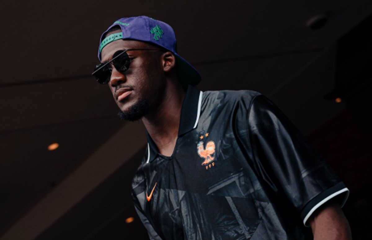 Dembele en el arribo a Nueva York.