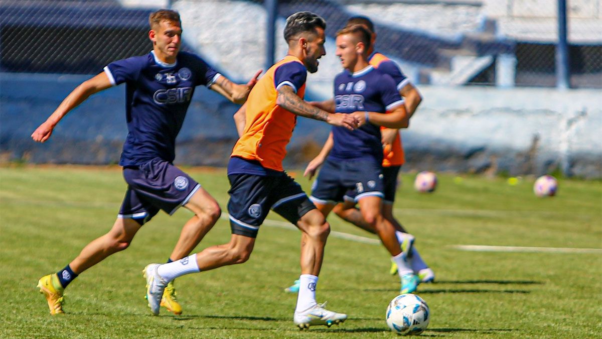 Independiente Rivadavia se entrenó este lunes por la mañana en el Gargantini.