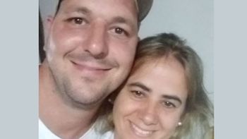 Quiénes eran los padres que murieron por la caída de un árbol durante el viento Zonda cuando iban a festejar los 15 de su hija