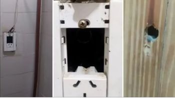El dueño de un complejo tenía un sistema para espiar a mujeres y niños en el baño El dueño de un complejo tenía un sistema para espiar a mujeres y niños en el baño