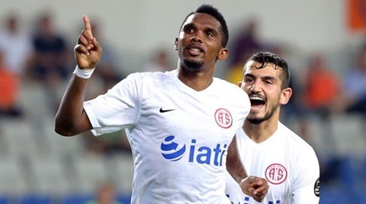 ¿Está loco? Samuel Etoo apostó 100 mil dólares a un hincha