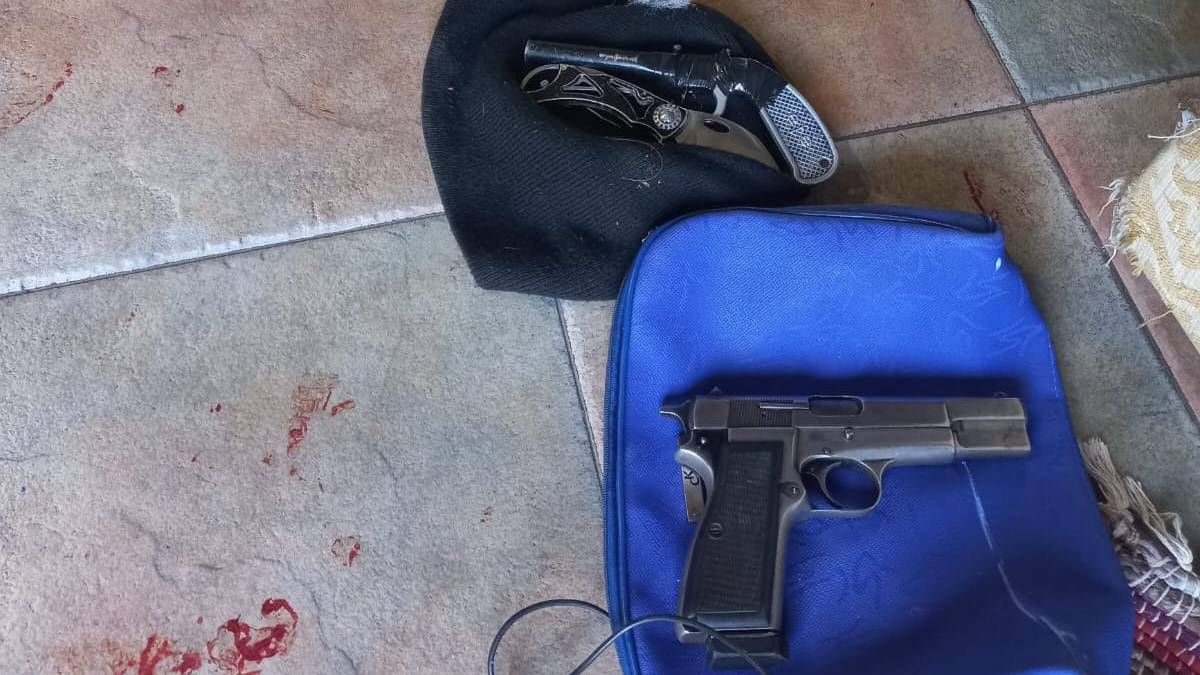 Las armas secuestradas en el robo a una vivienda en Guaymallén. Las armas secuestradas en el robo a una vivienda en Guaymallén.