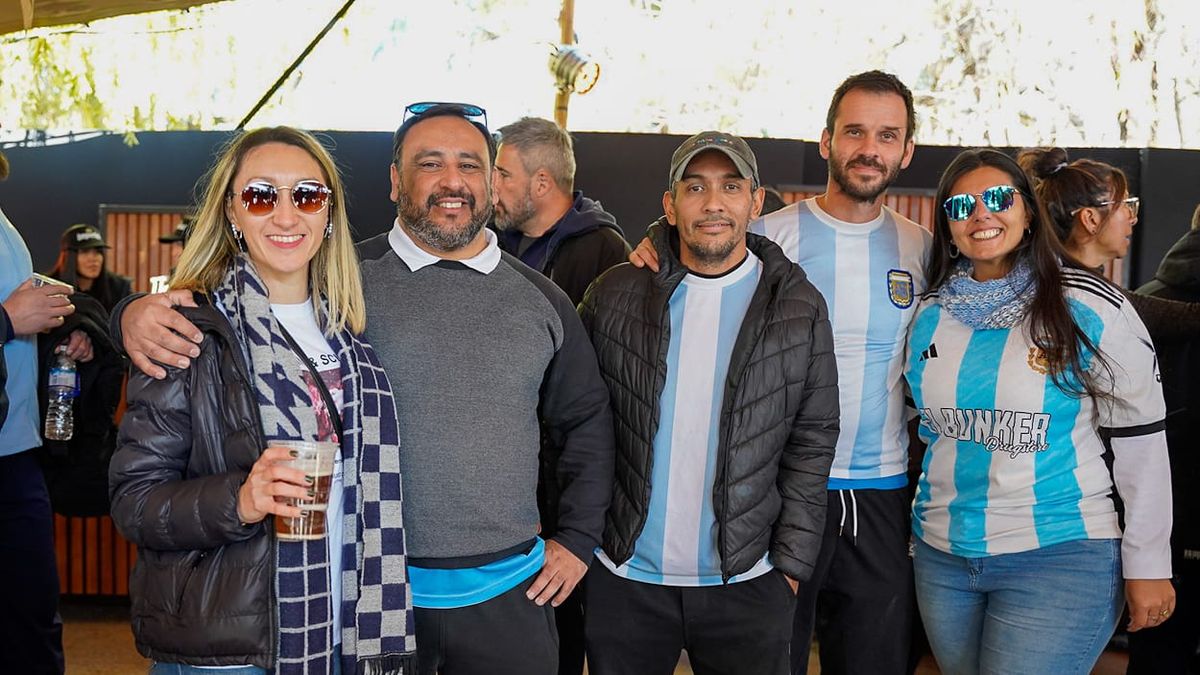 Desde Tucumán y Río Negro vinieron Karina Resano, Maximiliano Vergara, Mario Guaiquimil, José Maria Gómez y Sofía Salomón. Desde Tucumán y Río Negro vinieron Karina Resano, Maximiliano Vergara, Mario Guaiquimil, José Maria Gómez y Sofía Salomón.