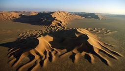 En el desierto más grande del mundo floreció un lago de 42 metros de profundidad
