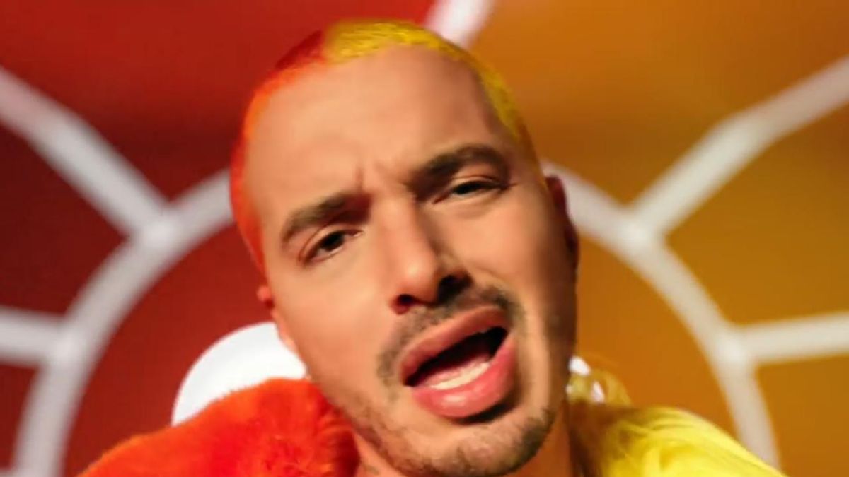 J Balvin Estrenó Su Tema Amarillo Y Las Redes Estallaron Con Memes