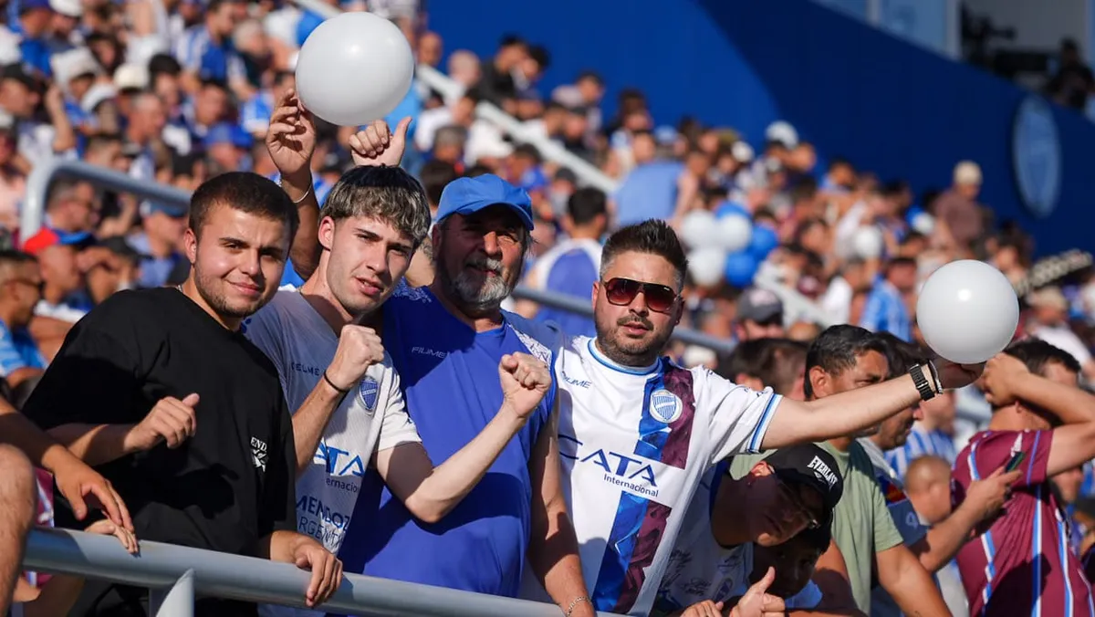 Los hinchas de Godoy Cruz coparon el Feliciano Gambarte para un clásico con sabor a final