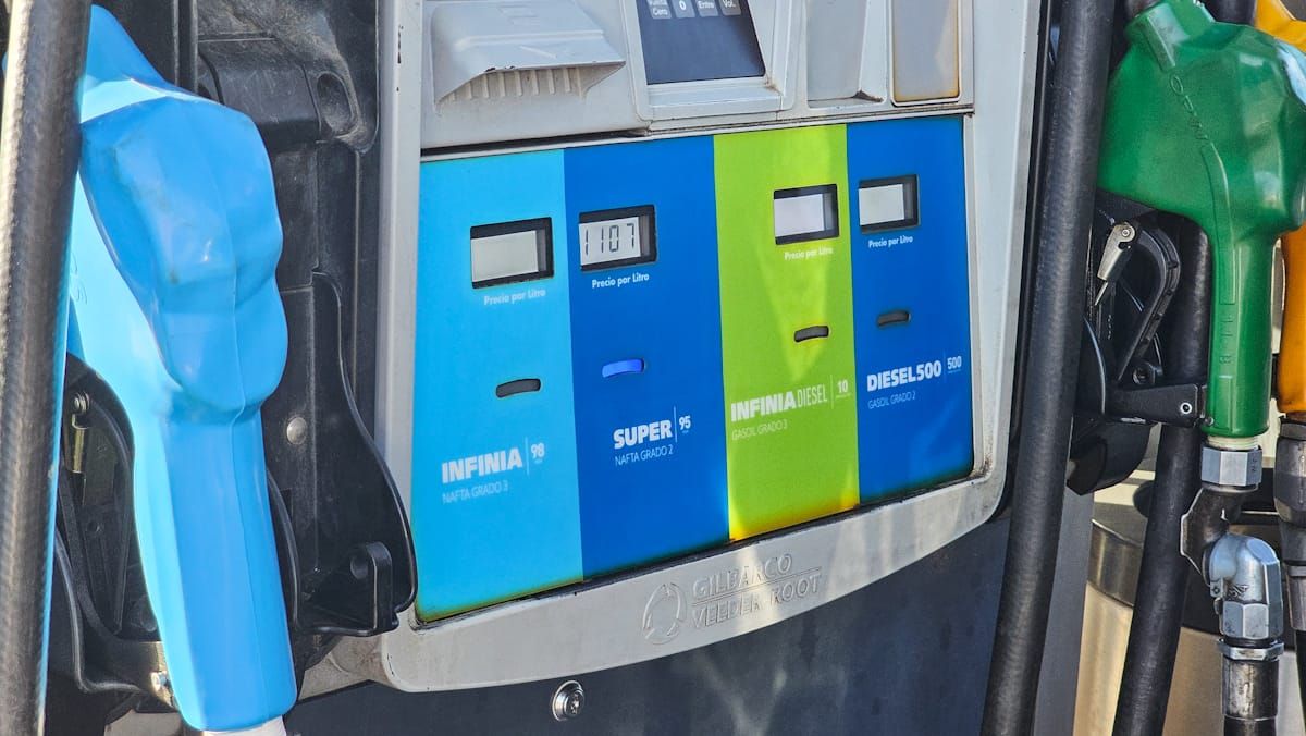 En Luján de Cuyo, se encuentra la única estación autodespacho de YPF en Mendoza. En Luján de Cuyo, se encuentra la única estación autodespacho de YPF en Mendoza.