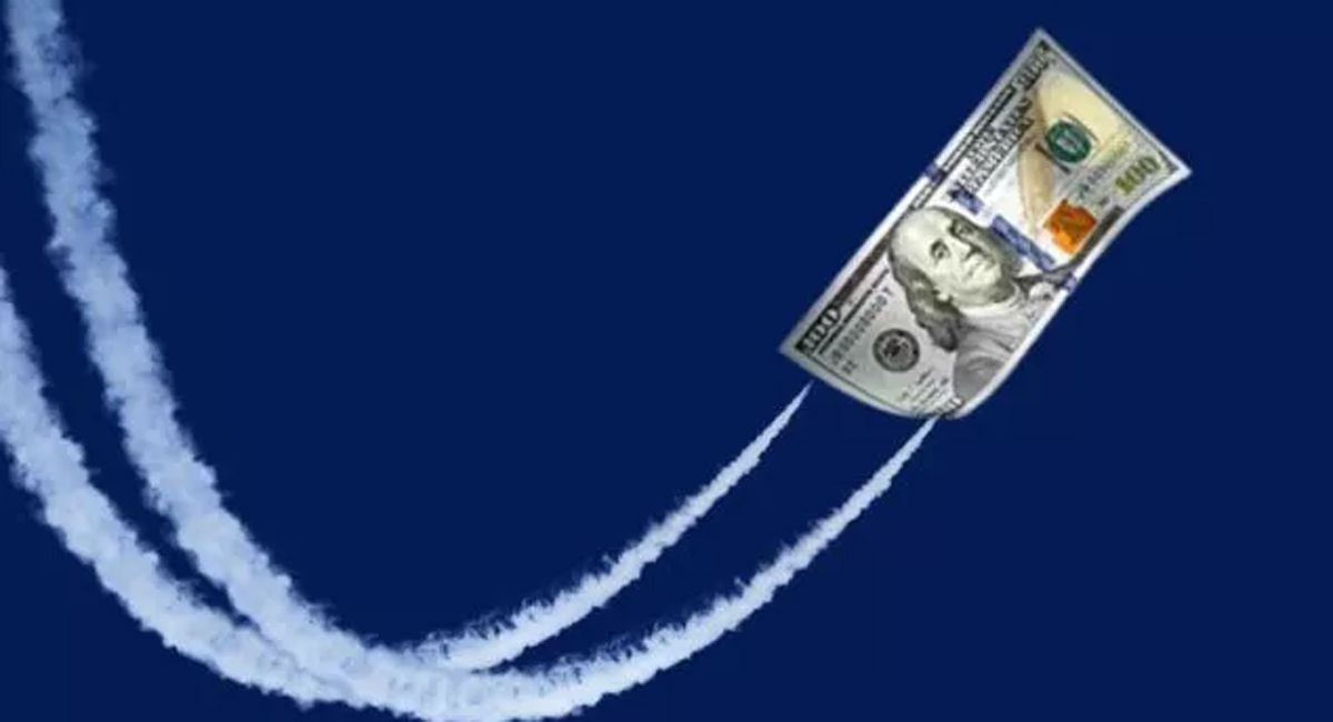 El dólar blue en Mendoza sigue con su tendencia alcista en las cuevas del microcentro. El dólar blue en Mendoza sigue con su tendencia alcista en las cuevas del microcentro.