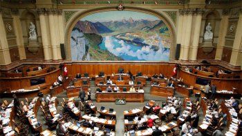 Los diputados suizos no tienen beneficios y ganan menos que un profesor