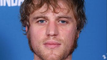 Está en Netflix, tiene 8 capítulos y se basa en una de las novelas más famosas del mundo