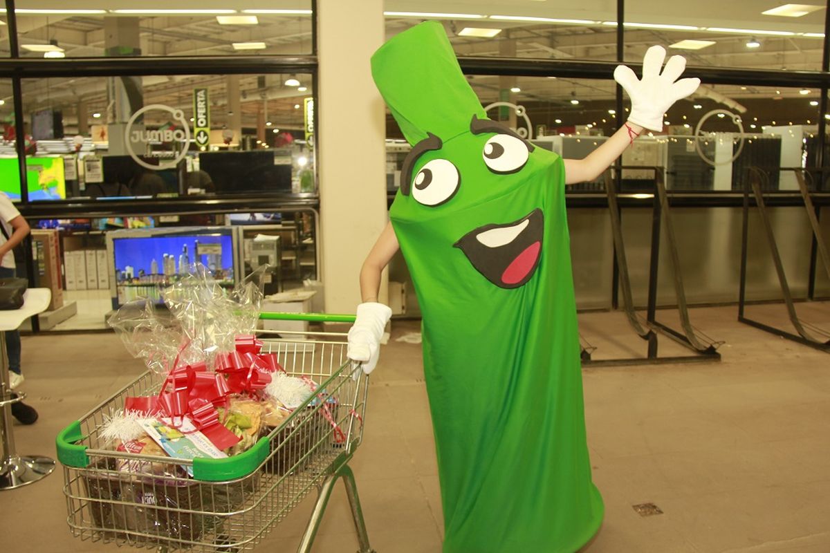 Los mendocinos que donen sus botellas y frascos de vidrio estarán contribuyendo a reducir las emisiones de CO2. Los mendocinos que donen sus botellas y frascos de vidrio estarán contribuyendo a reducir las emisiones de CO2.