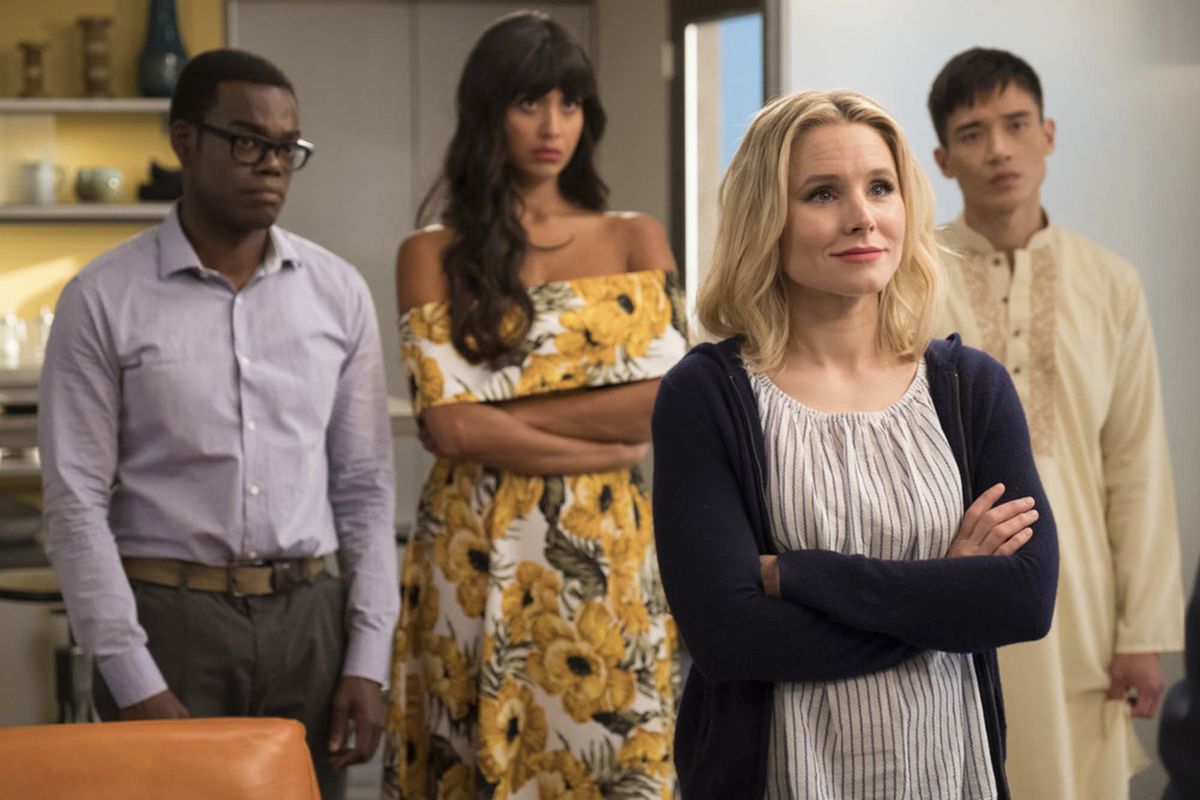 "The good place" tiene cuatro temporadas con capítulos de 20 minutos. "The good place" tiene cuatro temporadas con capítulos de 20 minutos.