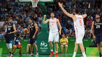 Argentina cerró el grupo con una derrota ante España