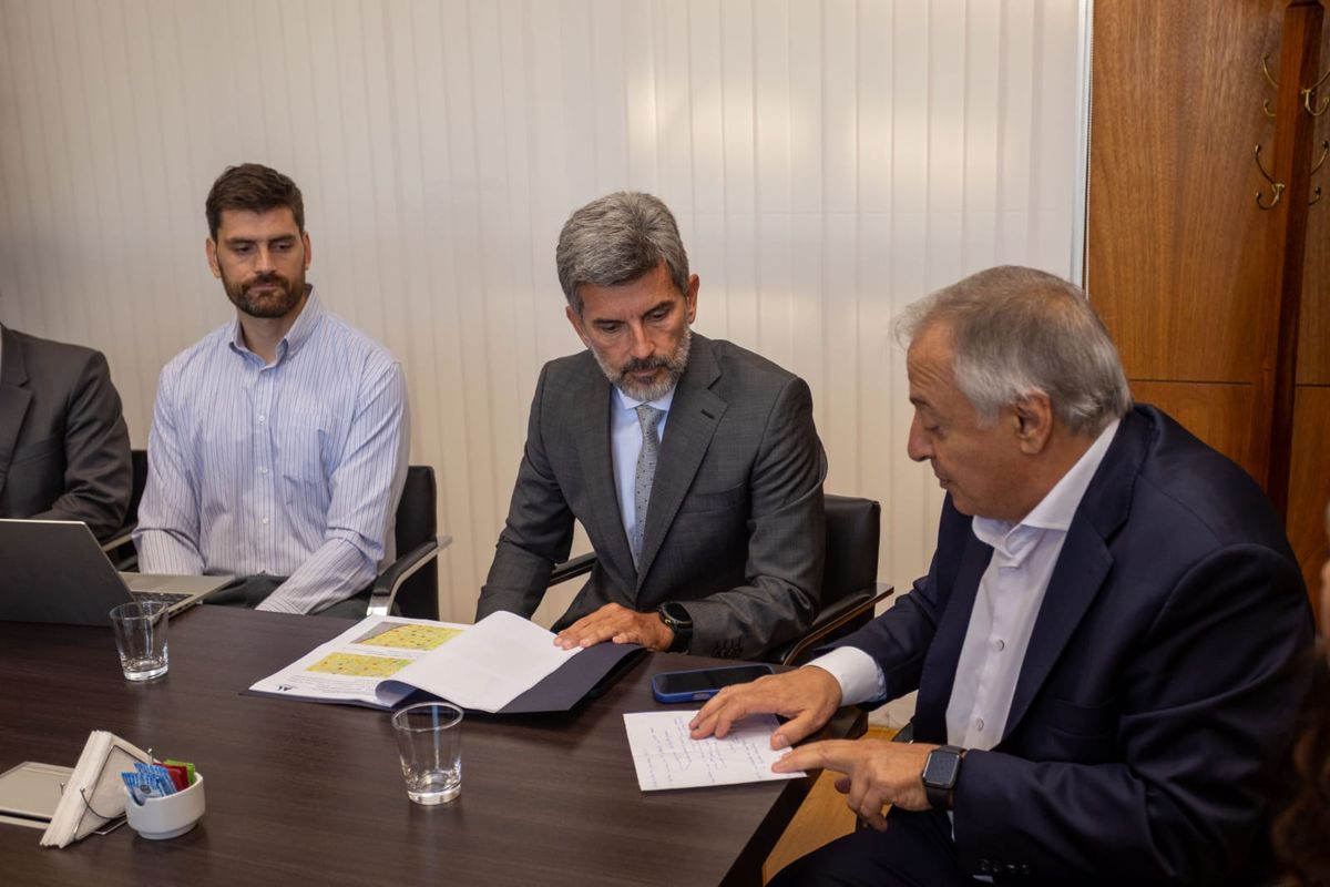 El Procurador General de la Suprema Corte de Justicia, Alejandro Gullé, y el intendente de Ciudad, Ulpiano Suarez. El Procurador General de la Suprema Corte de Justicia, Alejandro Gullé, y el intendente de Ciudad, Ulpiano Suarez.