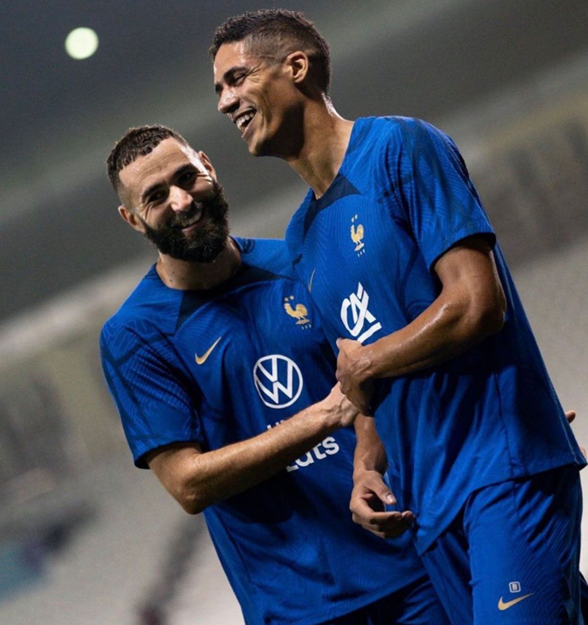 Karim Benzema y Raphael Varane se entrenan diferenciados antes del Mundial Qatar 2022