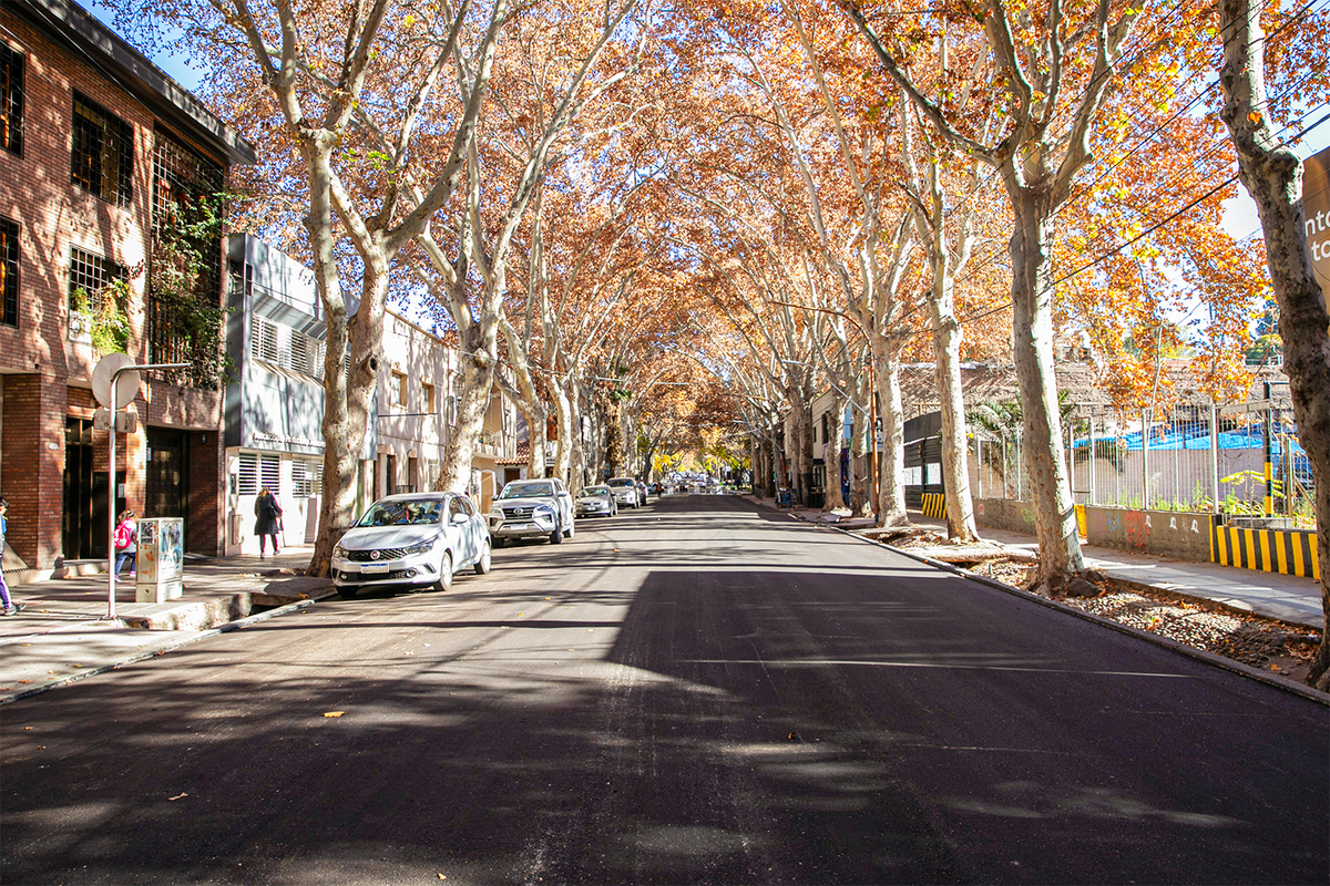 Una de las 80 cuadras ya repavimentadas de la Ciudad de Mendoza, que son parte del avance del 57% que registra el plan