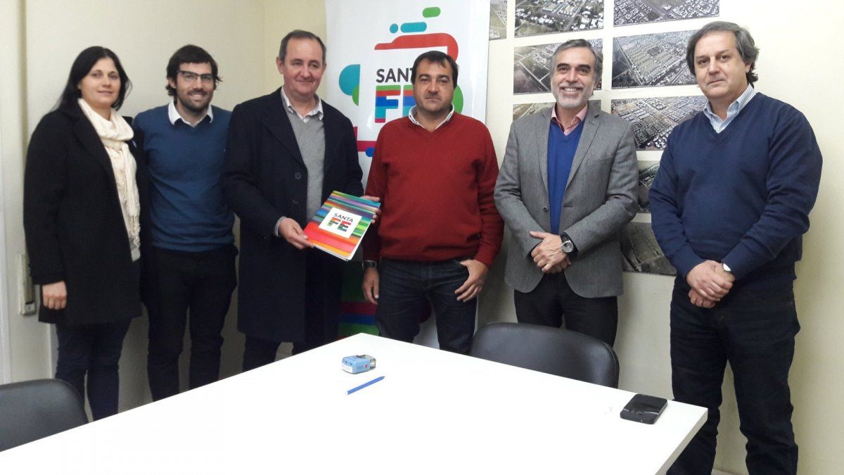 La provincia firmó un convenio para construir 19 viviendas en Recreo