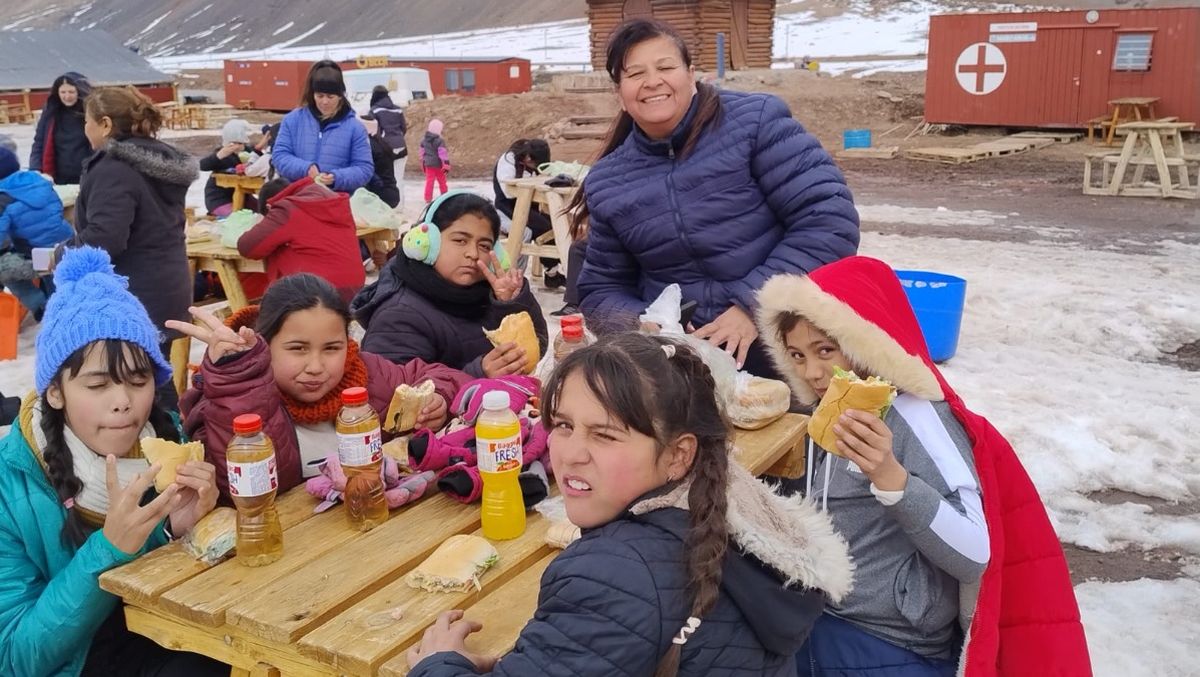 Los chicos disfrutaron de un día de alegría y juegos junto a la Fundación Grupo América. Los chicos disfrutaron de un día de alegría y juegos junto a la Fundación Grupo América.