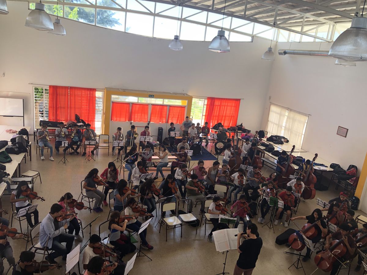 Hasta Lavalle llega el programa de orquestas y coros, adonde se realizan también encuentros provinciales. Hasta Lavalle llega el programa de orquestas y coros, adonde se realizan también encuentros provinciales.