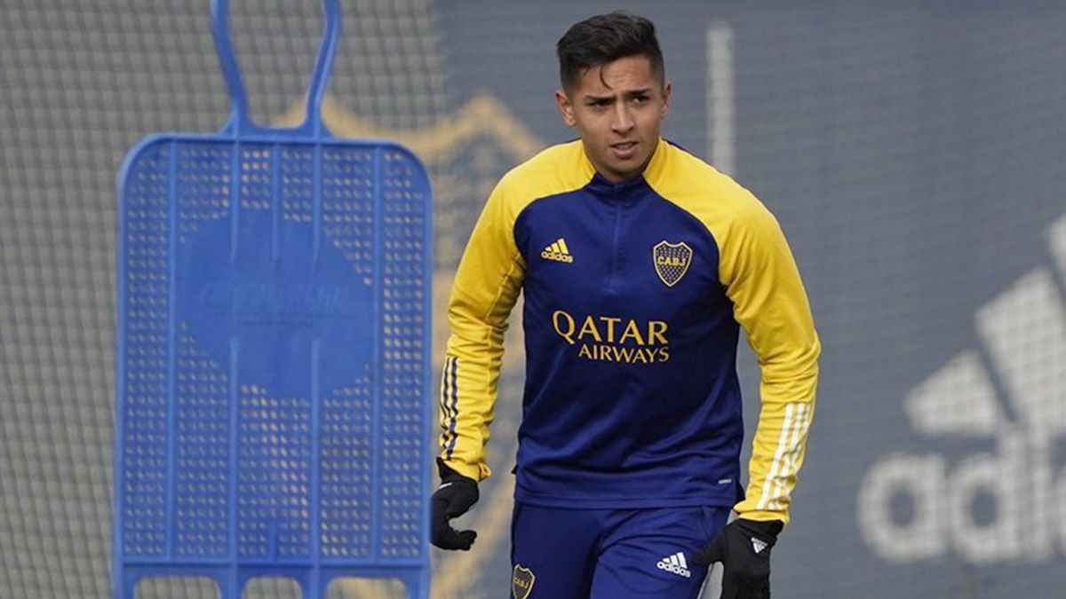 Battaglia hizo práctica de fútbol y Almendra no participó