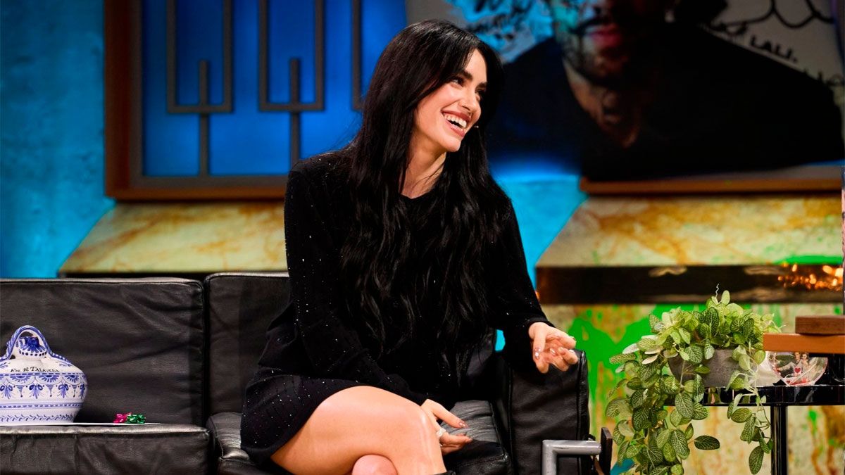Lali destacó que el enfrentamiento con Milei aun persiste y dio detalles. (Fotos redes @LaRevuelta_TVE).