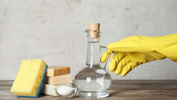 Cuidado con el vinagre para la limpieza: las superficies que nunca debes limpiar con él