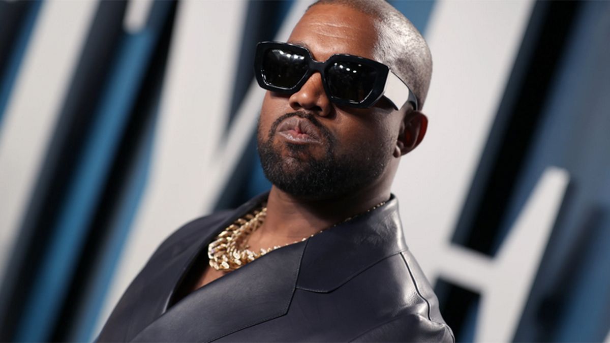 El rapero Kanye West vendió más de 100 millones de copias.